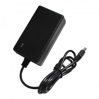 16.8V 2A 21V 1A 12.6V 1.5A 8.4V 2A 18650 Lithium Battery Charger DC 5.5MM*2.1MM 110-220V Lithium Li-ion Battery Wall Charger