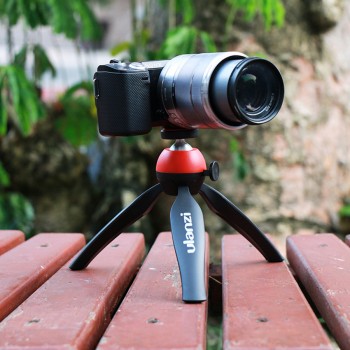 Ulanzi mini Tripod with Holder Mount / Selfie Portable Camera Tabletop Travel Tripod for iPhone 7 Plus Sony Samsung Mobile Phone