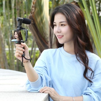 PULUZ F-Mount Smartphone Grip Handle Rig with Wrist Strap, Tripod Mount Adapter amp; Cold Shoe Mount for Led Video Light and Microp
