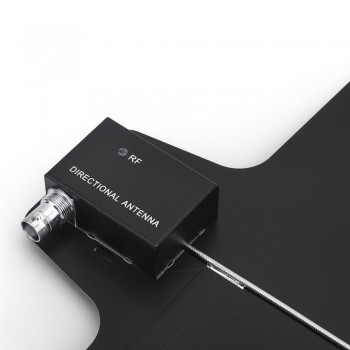 EYK EK-840 300m Directional Antenna Distributor Stable for 4 Sets Wireless Microphone System 500-950MHz Mic Splitter Collector