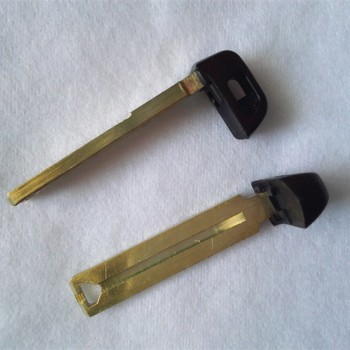 DAKATU For 2011 Toyota Crown Smart spare key blade Emergency Spare Blade for 2011 Crown Smart Key Card