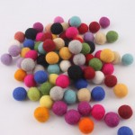Wool Felt Balls beads 100pc 2cm 100% kids Handmade Beaded Assorted Light And Bright Mix Colors Home Decor Wall Baby Shower Gifts