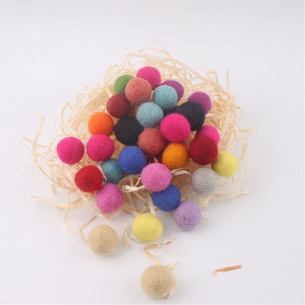 Nepal Pure Wool Felt Balls 2CM Suit Felted Balls Wool Felt 100pcs Pom Poms Chunky Random Color Bubblegum Beads For Decor Room