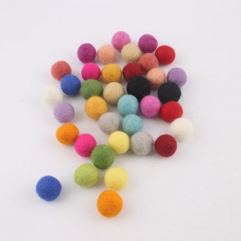 Nepal Pure Wool Felt Balls 2CM Suit Felted Balls Wool Felt 100pcs Pom Poms Chunky Random Color Bubblegum Beads For Decor Room