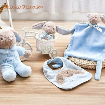 Hot! 4 pcs baby care set animal rattle bib doll comfort towel infant toys sets for newborns baby toys sonajero bebe BB175