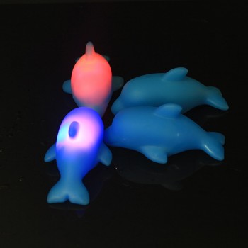 1Pc Baby Water Flashing Floating Dolphins Kids Automatic Led Lighting up Beach Play Toys For Children for the Bathroom Bath Swim