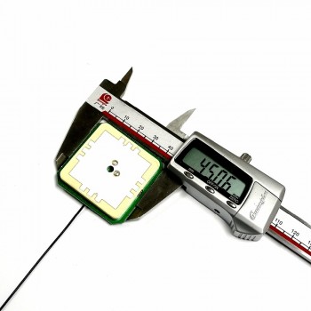 TOPGNSS high-quality GPS GLONASS BEI DOU three system GPS antenna 38DB high-gain, high-precision positioning GNSS RTK antenna