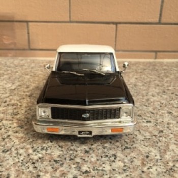 1:24 Jada 1972 Chevrolet Classic Pickup Chevrolet Pick Car Model Toy