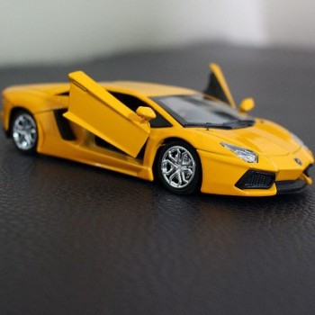 Enjoy Childhood ferraris Lamborghinis Scale 1:32 Alloy Sports Car Model Diecast Pull Back Door Toy For Children Hot Toy Car