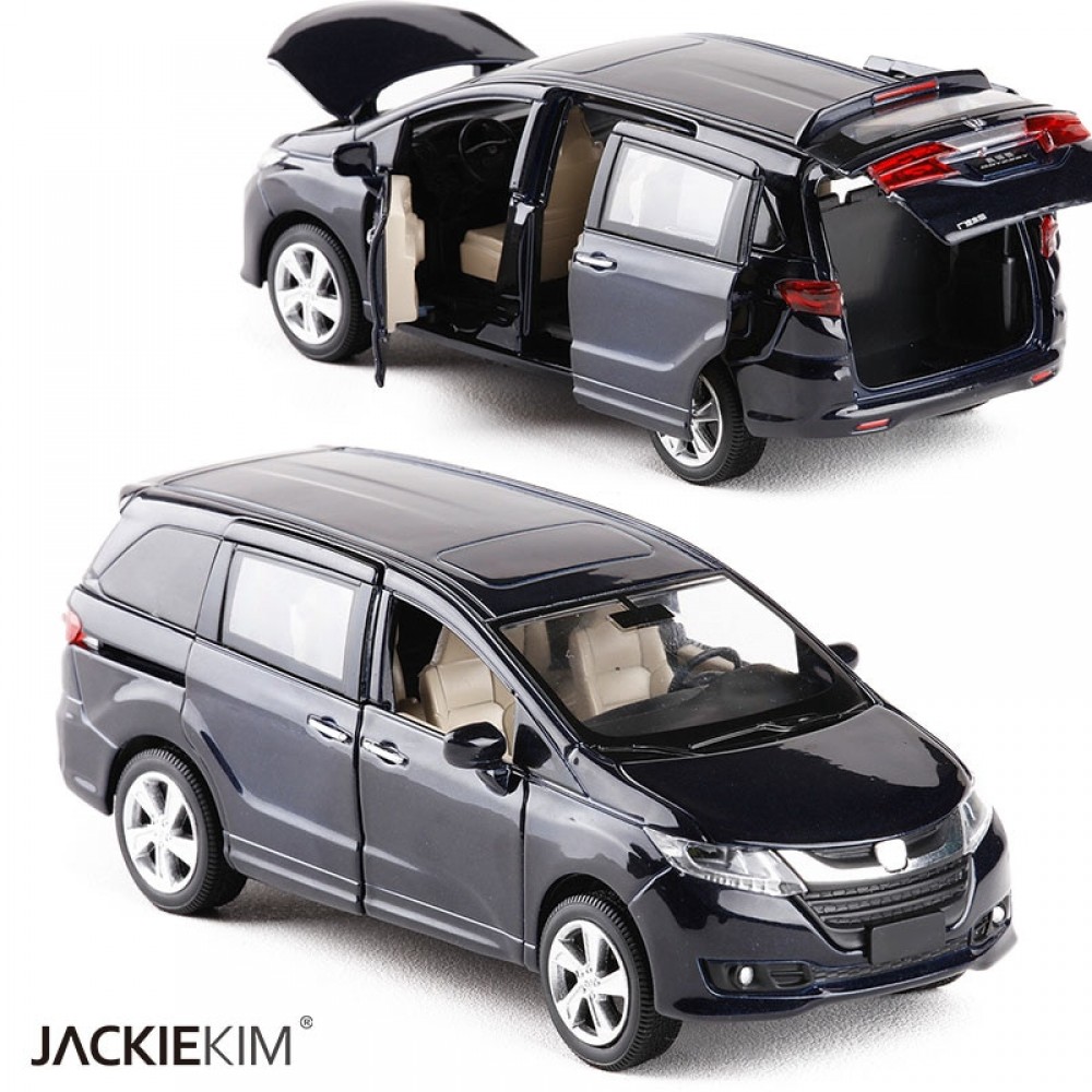 Original Box 1:32 Japan Odyssey Alloy Diecast MPV Car Model Toys With Pull Back Flashing For Kids Christmas Gifts Collection