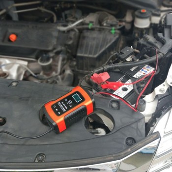 New 1 Pc Auto Car Intelligent Battery Charger DC 12V 5A Pulse Repair Truck Storage EU/ US Plug With LCD Display High Quality
