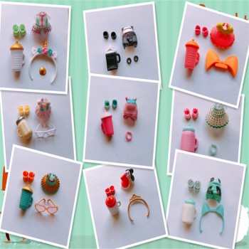 the doll of series 2 with clothes  show as picture without ball