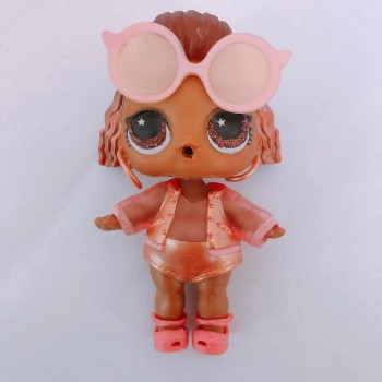 the doll of series 2 with clothes  show as picture without ball