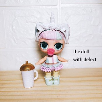 the doll of series 2 with clothes  show as picture without ball