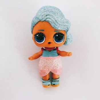 the doll of series 2 with clothes  show as picture without ball