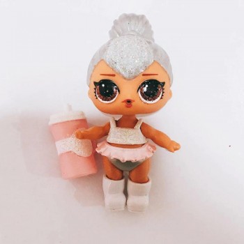 the doll of series 2 with clothes  show as picture without ball