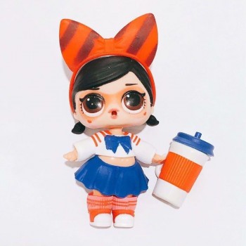 the doll of series 2 with clothes  show as picture without ball