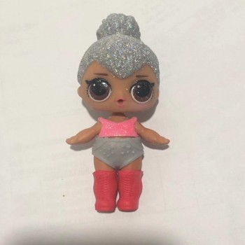 the doll of series 2 with clothes  show as picture without ball