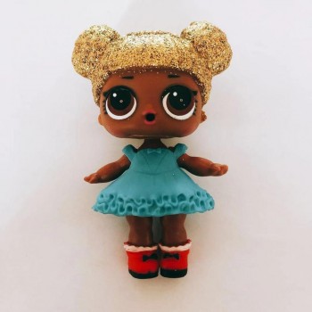 the doll of series 2 with clothes  show as picture without ball