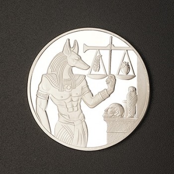 Ancient Egypt Anubis Gold / Silver Plated 40mm Pyramid Commemorative Coin Tourism Gift