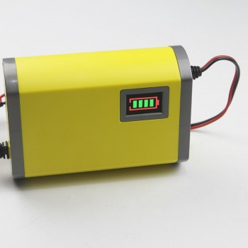 Intelligent LED new car motorcycle battery charger 12V charger 6A Electric car charger input voltage 220V output voltage 12V