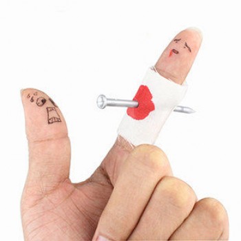 2017 whole Convenient New Prank Joke Toy Fake Nail Through Finger Trick Halloween Kids Children Gags Practical Jokes
