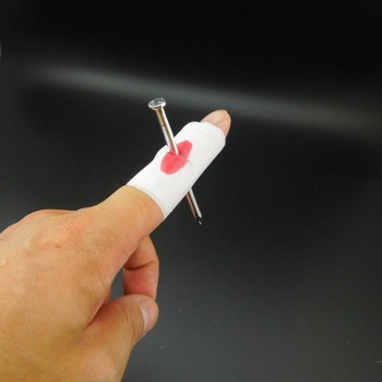 2017 whole Convenient New Prank Joke Toy Fake Nail Through Finger Trick Halloween Kids Children Gags Practical Jokes