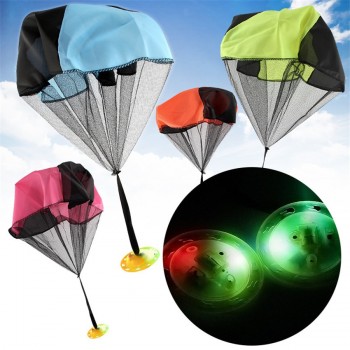 1PCS Hand Throwing kids Mini Light Play Parachute Toy Children Educational Toys Kids Outdoor Games Soldier Outdoor Sports