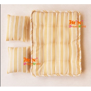 Mini dollhouse Furniture model mattress pillow three pieces