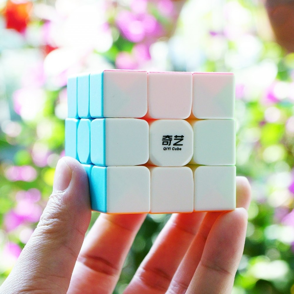 QIYI Warrior W 3x3x3 Three Layers Magic Cube Profissional Competition Speed Cubo Magico Stickers Puzzles Cube Toys for Children