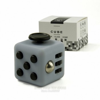 3.3cm Mini Cube Vinyl Desk Finger Toy Squeeze Fun Stress Reliever Toys 11 Colour Click Glide Flip Spin Breathe Roll Cubes