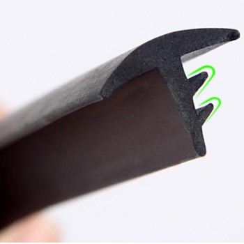 Rubber 1.6m Soundproof Dustproof Sealing Strip For Auto Car Dashboard Windshield