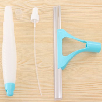Random Color Glass Cleaner Magic Spray Type Cleaning Brush A Good Helper That Washing The Windows Of Car