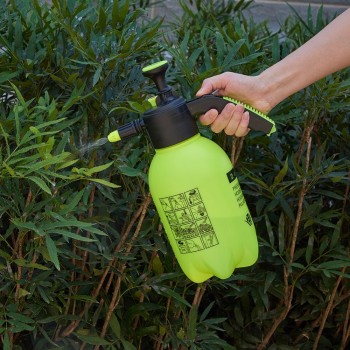 2L Car Cleaning Water Spray Pressure Sprayer Bottle  Multi-Purpose Hand Pump Sprayer Garden Hand Pressed Watering Pot