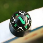1PCS Small Liquid Filled Compass Clip-On Car Sucker Compass Car Decoration