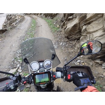 Best 4.3 Motorcycle GPS Navigation Car GPS IPX7 Waterproof Bluetooth Car GPS Navigator built in 8GB Free 2017 NEW Maps