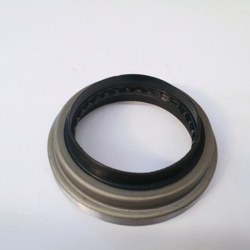 Auto Parts of JAC Sunray Car oe 3104104-R101 Inside the front wheel hub bearing assembly oil seal discovery 3