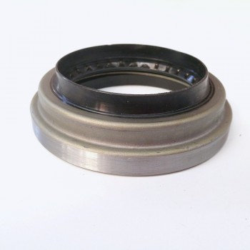 Auto Parts of JAC Sunray Car oe 3104104-R101 Inside the front wheel hub bearing assembly oil seal discovery 3
