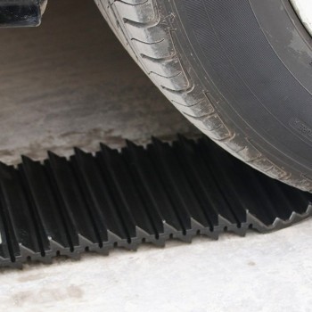 New Car Tire Anti-slip Mat Pad Traction Wheel Emergency Snow Shovel For Vehicles Auto CSL2018