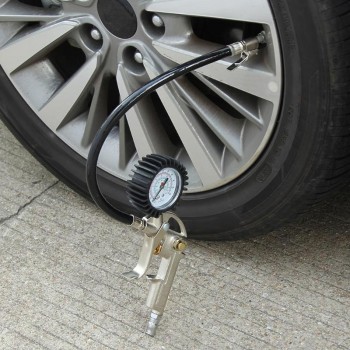 Automobile Car Tyre Pressure Gauge Lock On Chuck Flexible Hose 0-220psi Tire Inflator Pump with Air Pressure Gauge Pistol