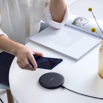 Anker 10W Wireless Charger,Qi-Certified Powerwave Pad Upgraded,7.5W for iPhone,10W Fast-Charging for Galaxy S10/S9/S8/Note 9etc