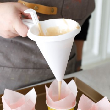 Adjustable Icing Candy Kitchen Funnel Chocolate Pastry Batter Dispenser Cream Cookie Cupcake Pancake Muffin Funnel Baking Tools