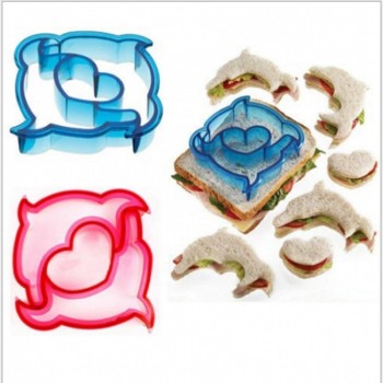 Puzzle Shape Sandwich Mould Cutter Dolphin Bear Car Dog Shape Baking Cake Bread Toast Mould Maker Sandwich Cutter Kitchen tool