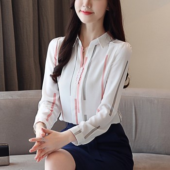 2018 New autumn  women shirts striped chiffon  long sleeved woman top   V- neck OL STYLE western style slim fit blusa 0973 30