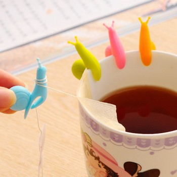 1pcs Small Snail Squirrel Tea Infuser Strainers Recognizer Device Cup Of Tea Hanging Bag cha infusor de te Kitchen Tools Gadget