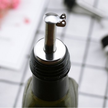 CHANOVEL 2 pcs Stainless Steel Liquor Bottle Pour Pourer Cap Wine Spout Dispenser with Covers for Bars KTV Hotel Birtyday Party