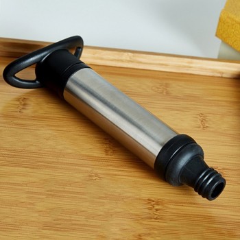 Wine Bottle Stopper Reusable Vacuum Wine Saver Bottle Sealer Vacuum Pump Preserver with 2 Bottle Stopper Bar Supplies