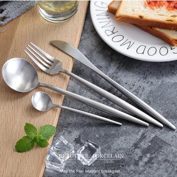KuBac Hommi 24pcs Gold Cutlery Set Black Dinnerware Forks Knives Scoops Set 18/10 Stainless Steel Silverware Set Drop Shipping