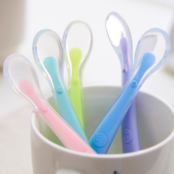 1pc silicone baby spoon Safety feeding dishes Soft Infant Learning spoons kids Tableware for children dinnerware cutlery colher