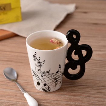 Creative Music Violin Style Guitar Ceramic Mug Coffee Tea Milk Stave Cups with Handle Coffee Mug Novelty Gifts
